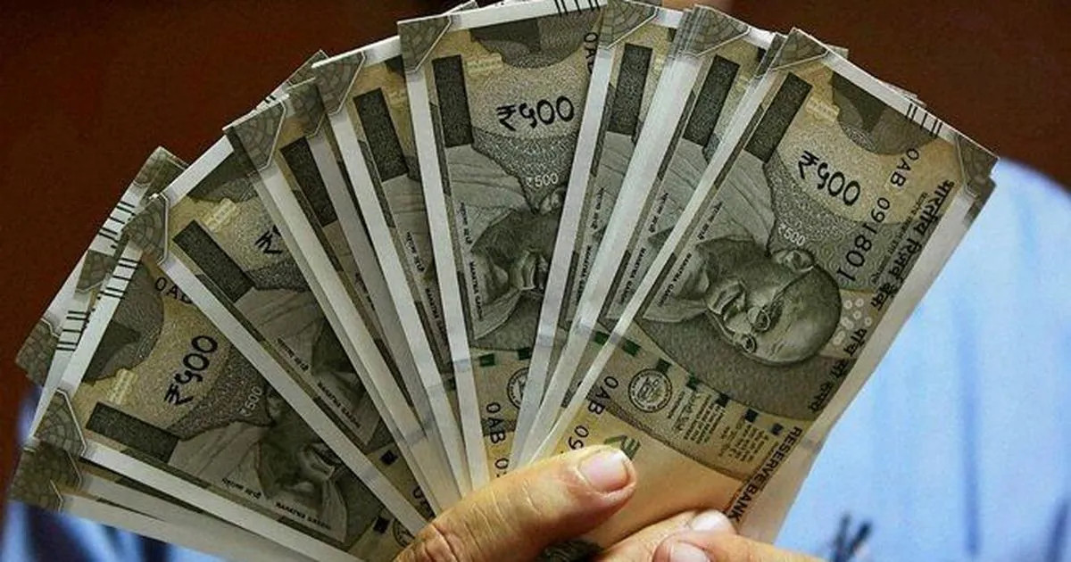 Rupee’s Strange Calm Ignites Fears of RBI’s Iron Grip Tightening