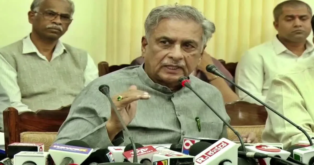 Congress Praises Horatti After Resignation As Karnataka Council Chairman