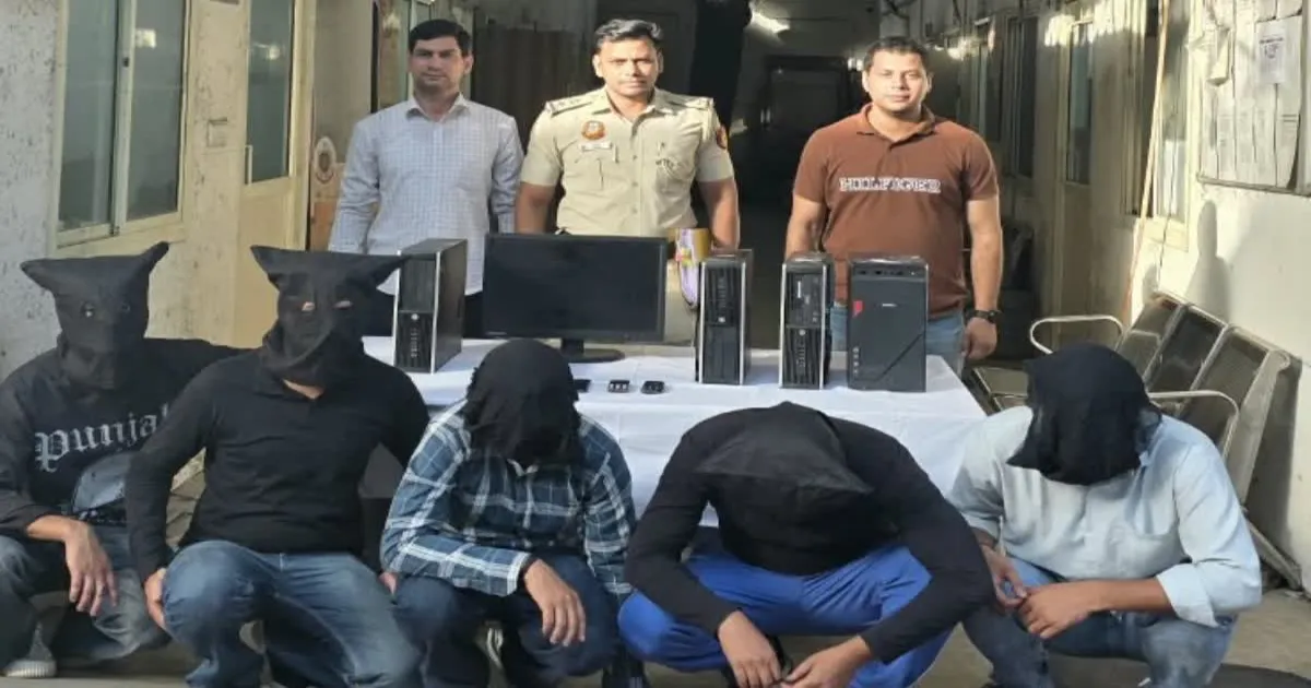 Two Delhi Call Centres Accused Of Fake Job Offers, 11 Detained