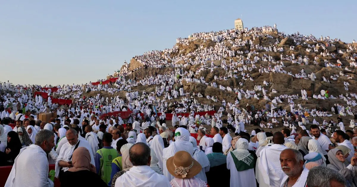 Haj 2026: Pilgrims to Pay $100 Airfare Hike After Govt Negotiations with Airlines