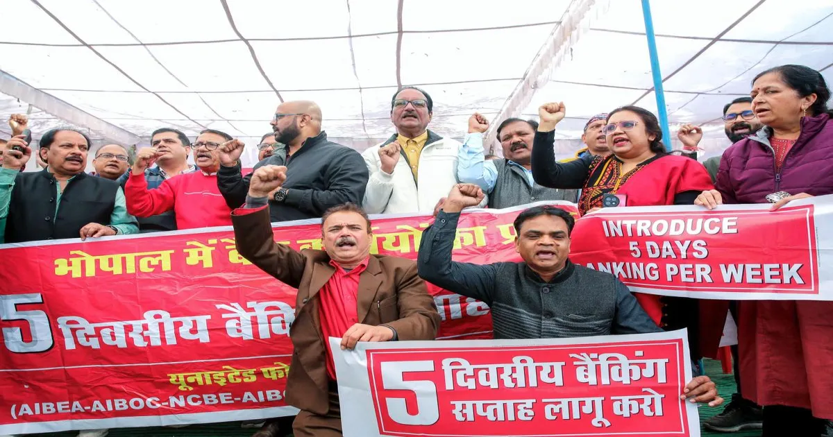 Nationwide Bank Strike Brings India to a Halt – 8 Lakh Employees Demand 5-Day Work Week