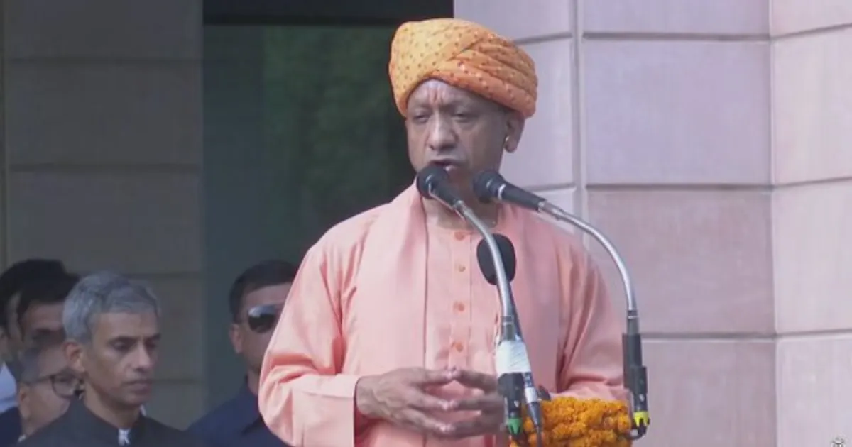 CM Yogi Hoists Flag on Independence Day, Highlights Inclusive Welfare