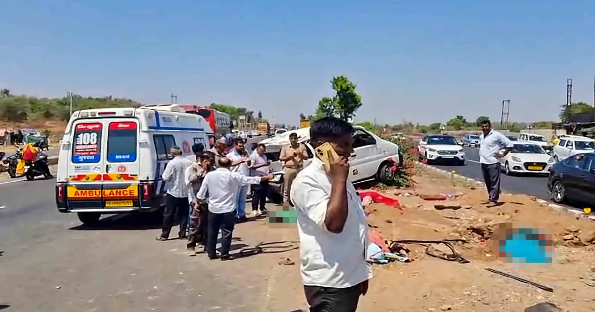 Six Women Dead, Eight Injured In Bus-Van Collision On Gujarat Highway