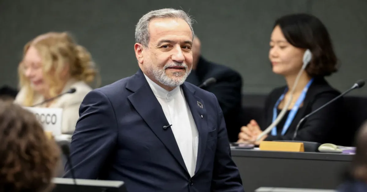 Iran Deputy Foreign Minister Says US Cannot Block Strait of Hormuz Amid Tensions