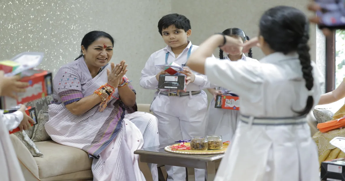 Rekha Gupta Celebrates Raksha Bandhan With Schoolchildren In Delhi