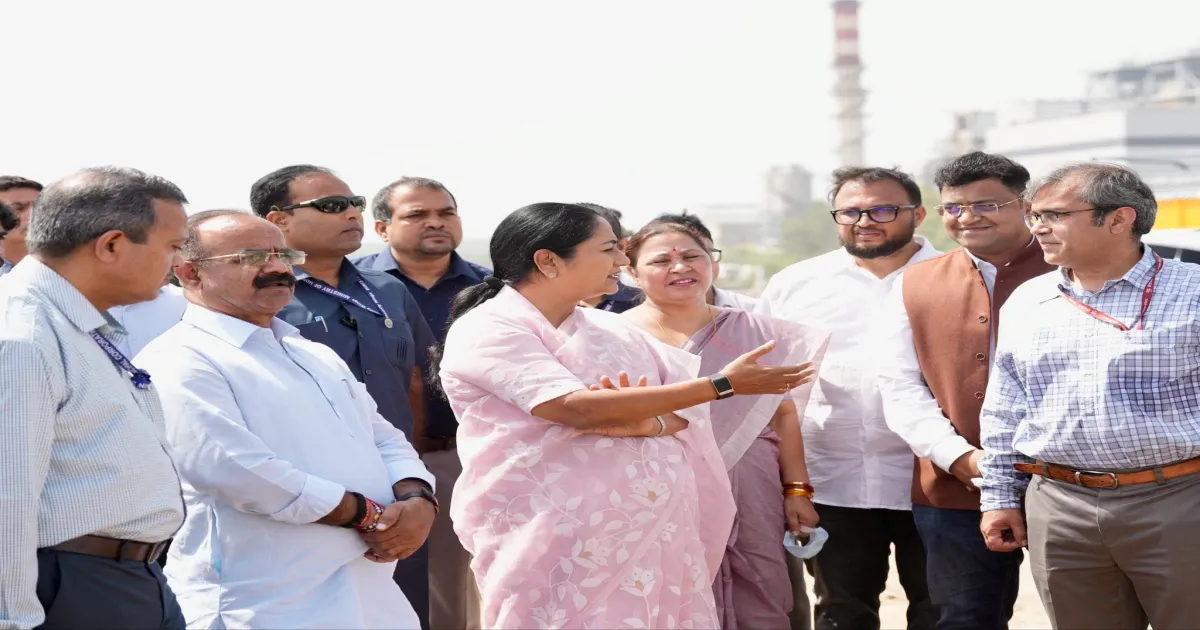 Delhi CM Rekha Gupta Reviews Waste Clearance At Okhla Landfill