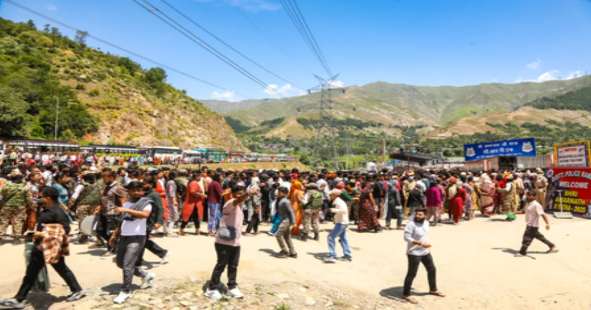 Amarnath Yatra 2025 Set To Cross 3 Lakh Pilgrims Amid Tight Security