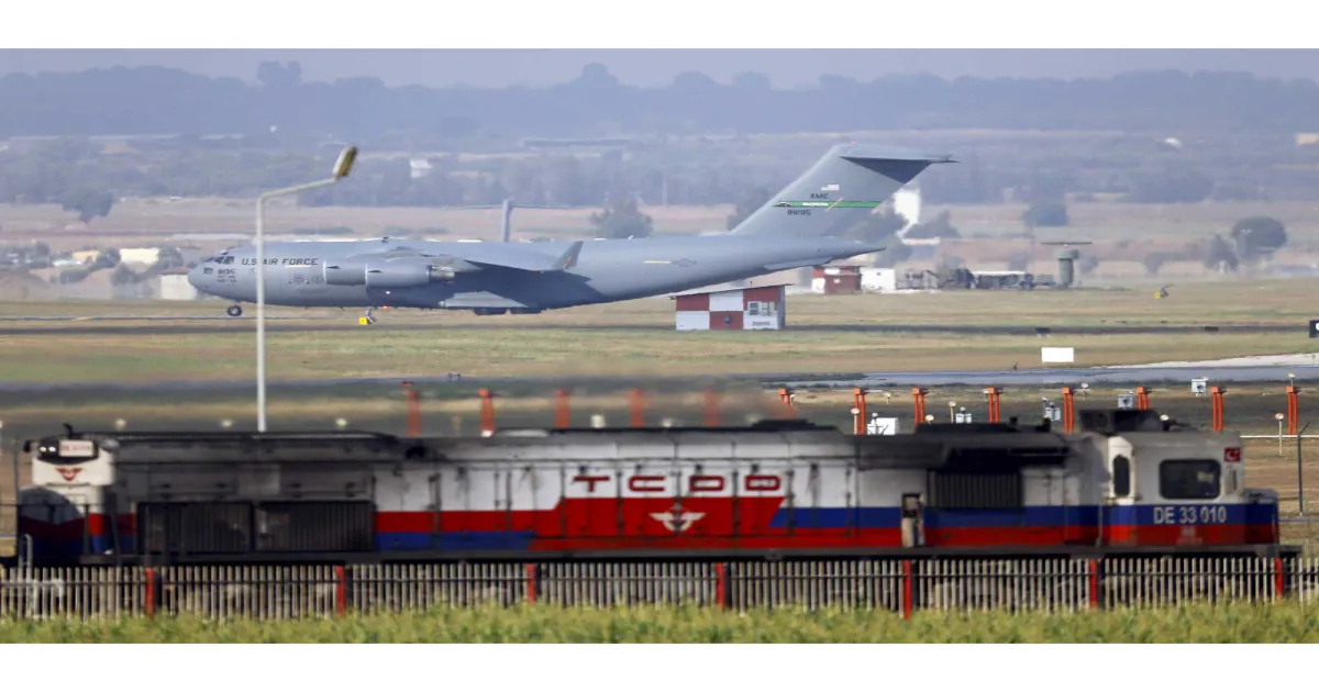 US Military C-17 Lands In Moscow, Kremlin Says It Had No Information About Flight