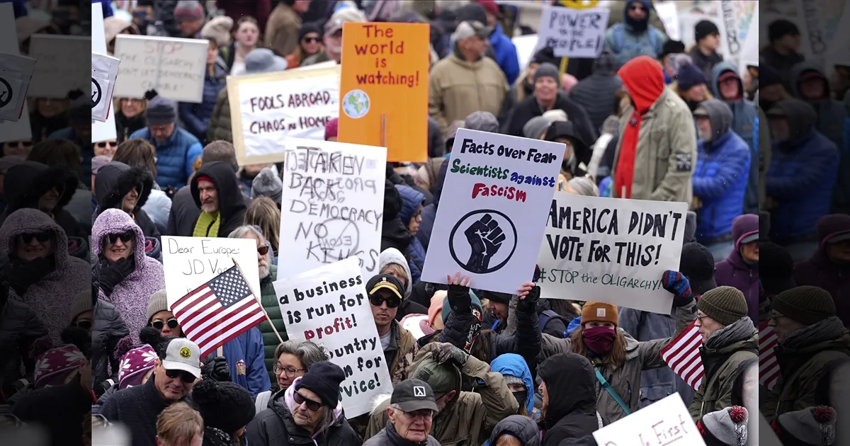 us-agencies-push-back-workers-told-to-pause-on-musks-jo