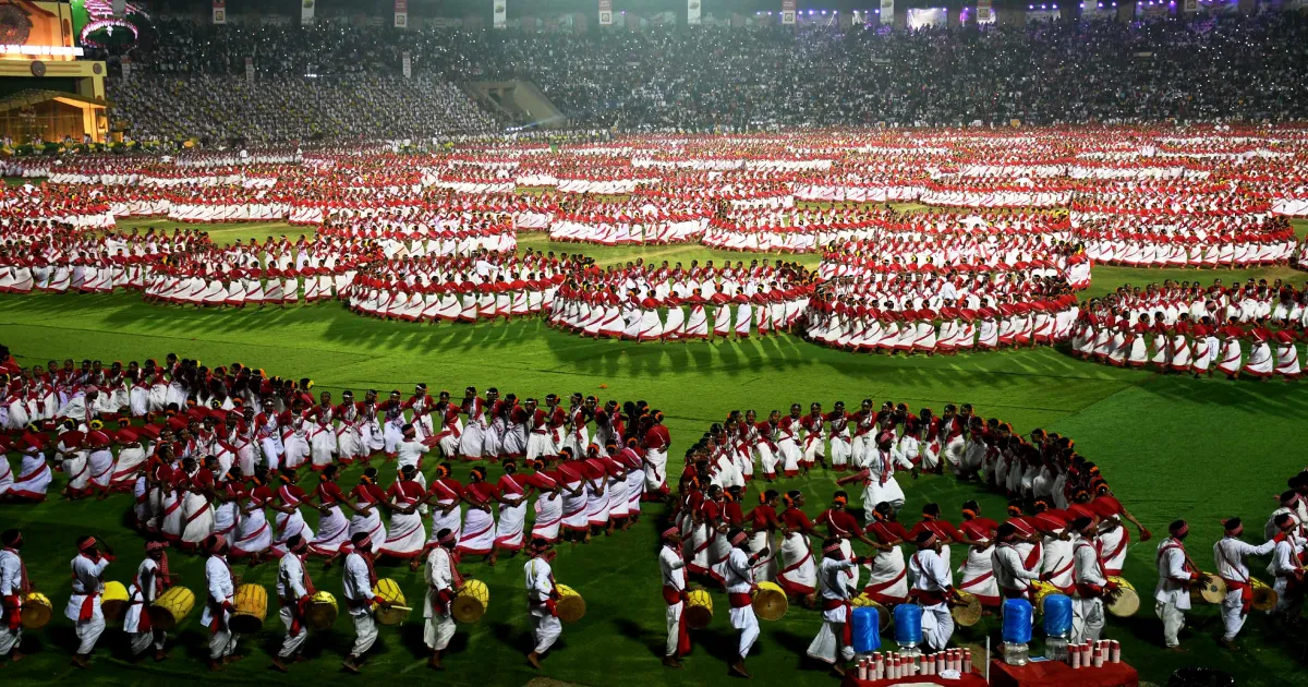 pm-modi-witnesses-historic-jhumur-dance-performance-in