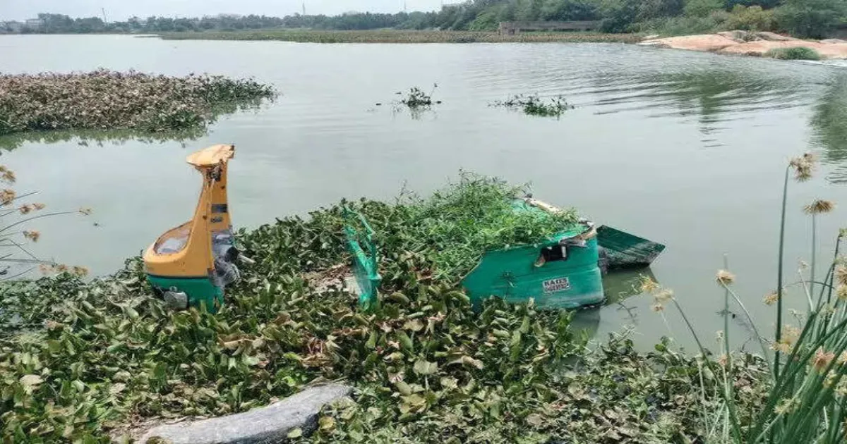 Autorickshaw in a Lake? Bengaluru’s YMS Lake Sinks to New Lows Amid Garbage and Neglect