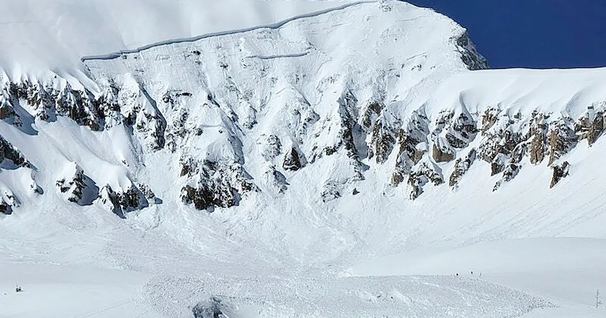 avalanche-hits-uttarakhand-trapping-57-workers-rescue-o