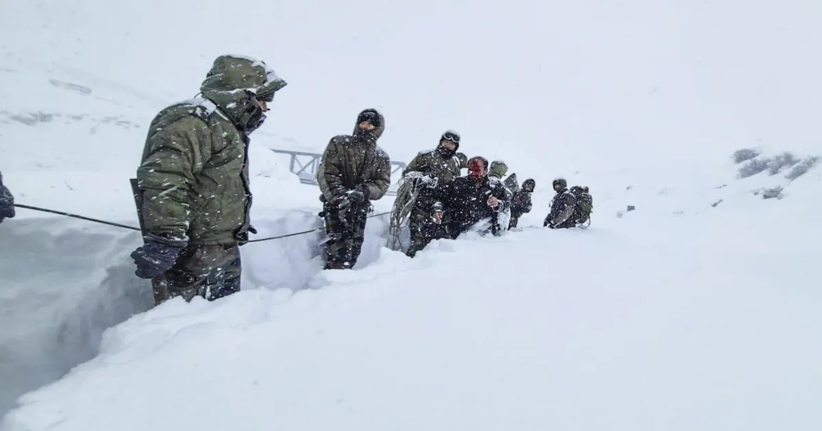 uttarakhand-avalanche-41-trapped-ndrf-rushes-4-teams-to
