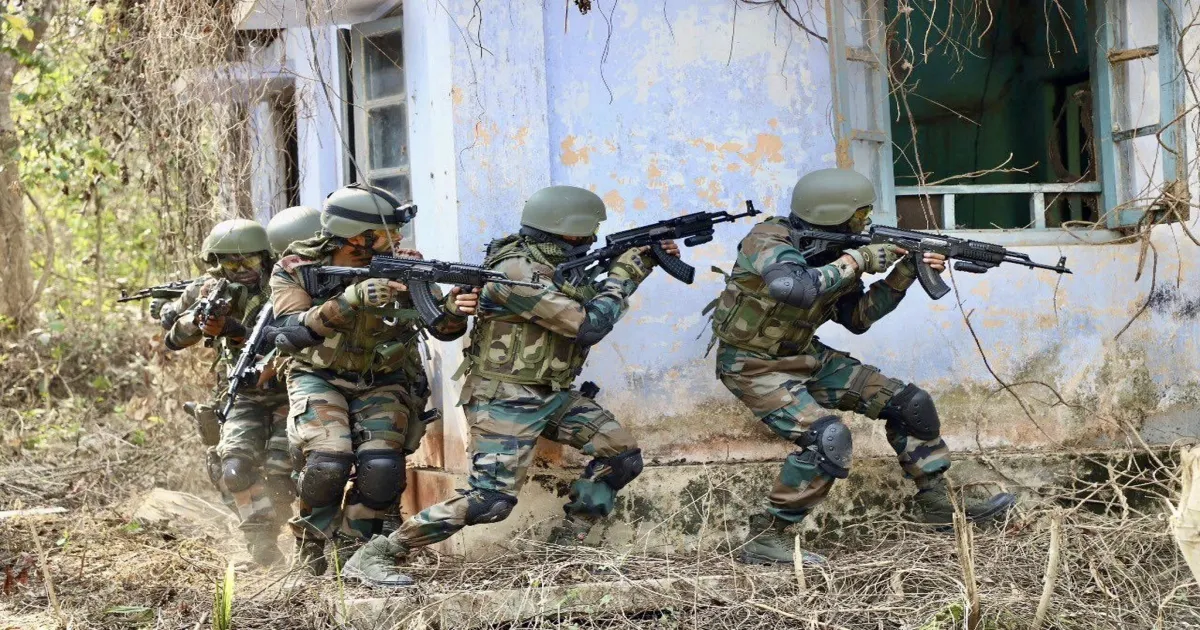 Naxalite Commanders Shot Dead! Encounter with Police at Chhattisgarh Leaves 2 Dead