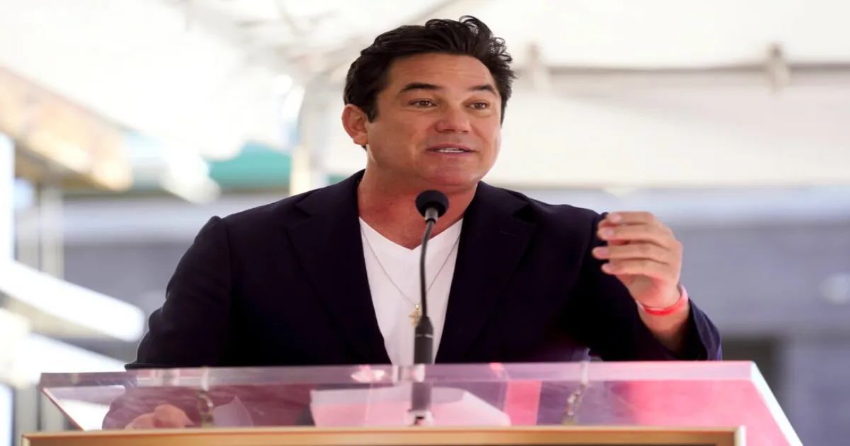superman-star-dean-cain-joins-ice-as-honorary-officer