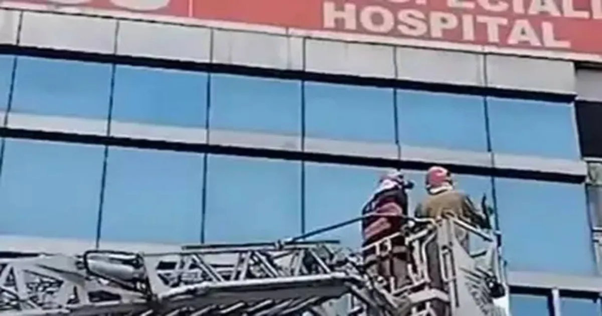Tragedy at Kosmos Hospital: Staff Member Dies in Devastating Fire