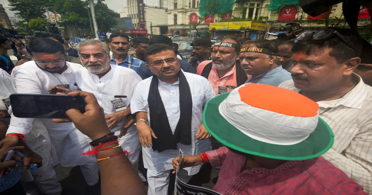 Suvendu Adhikari Halts ‘Nabanna Chalo Abhiyan’ After Clashes, Visits Injured Parents of RG Kar Victim