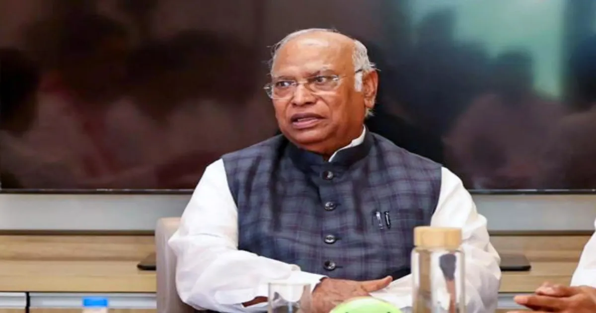 Kharge to Host INDIA Bloc MPs for Dinner Amid Poll Fraud Protests