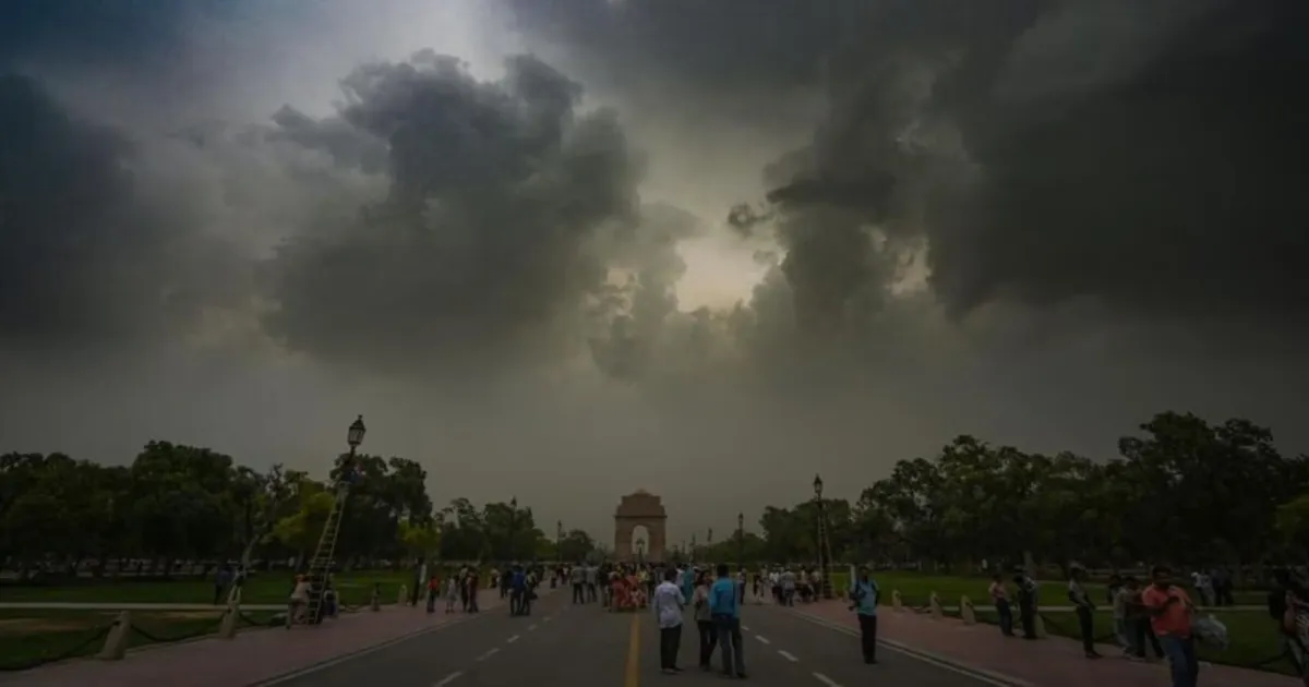 thunderstorms-and-heavy-showers-set-to-disrupt-the-day