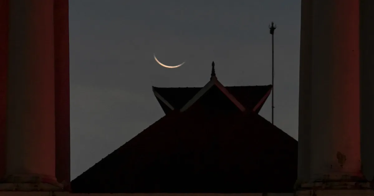 CRESCENT MOON SIGHTED!! Ramadan Fasting Begins Tomorrow!