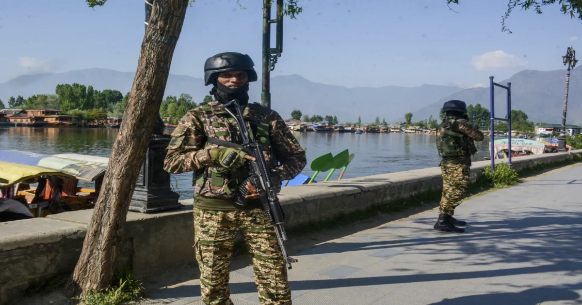 Dal Lake Tragedy! One Feared Dead, Four Rescued as Boats Capsize in Dal Lake
