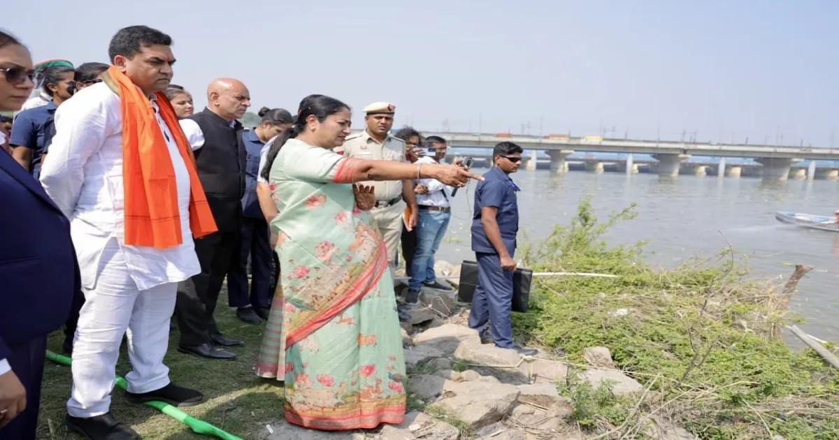 Delhi CM Hails Yamuna Cleanup as ‘Historic Turnaround’ Before Chhath Celebrations