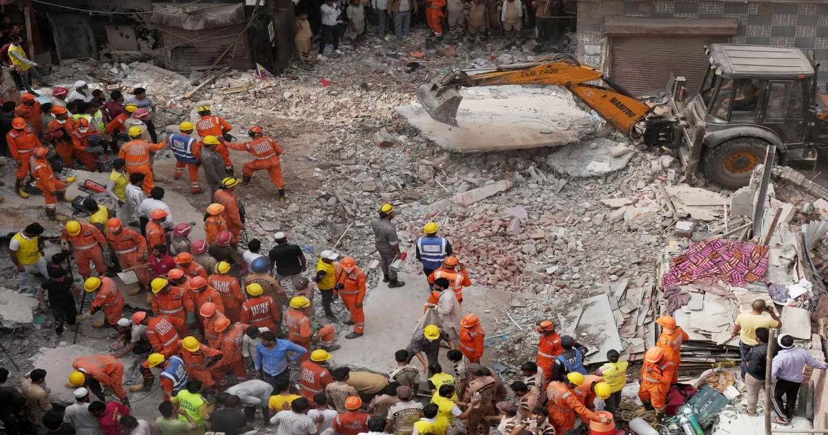 tragic-delhi-mustafabad-building-collapse-four-dead-sev
