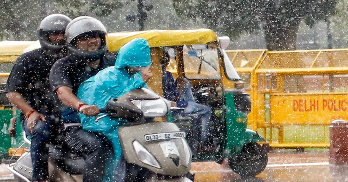 Delhi-NCR Witnesses Hailstorm And Heavy Rain As IMD Issues Orange Alert