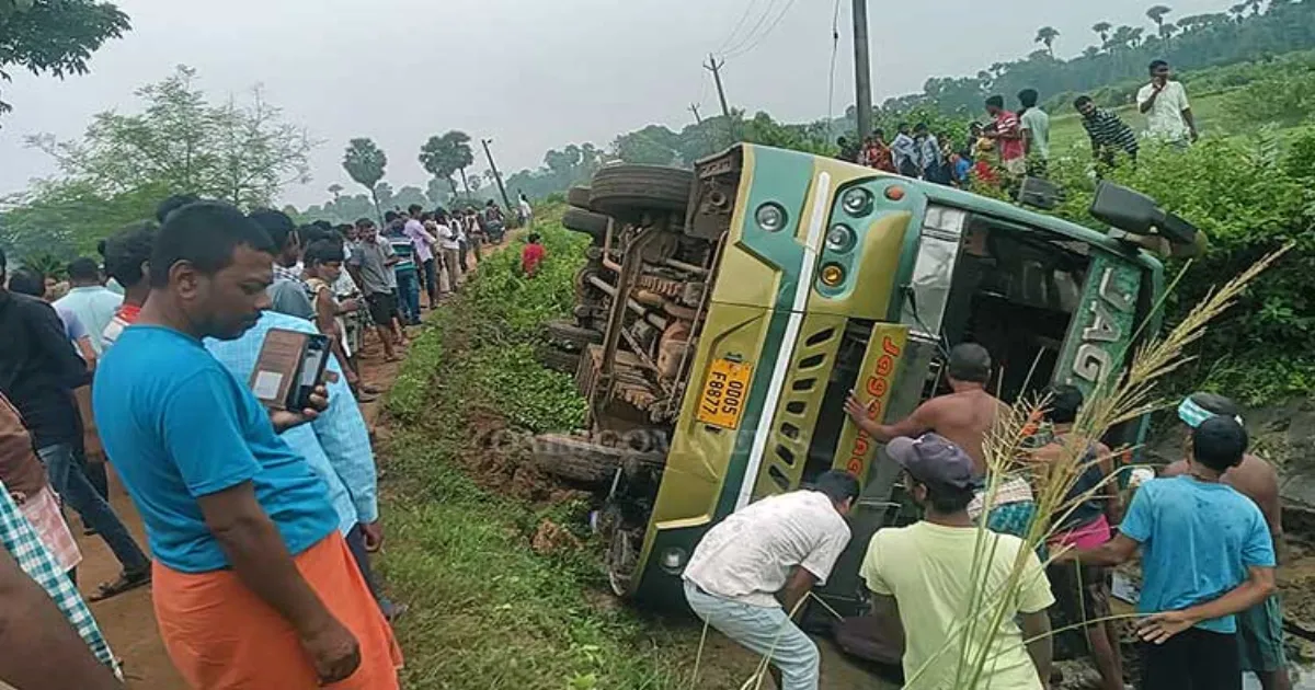 bus-overturns-in-odisha-20-passengers-injured