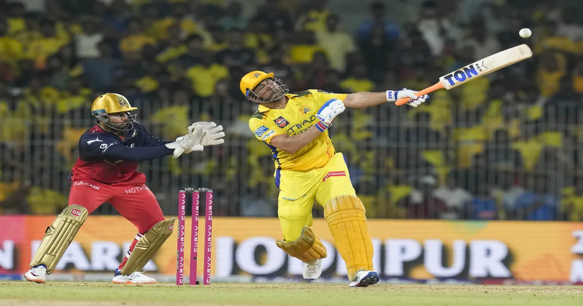 IPL 2025: He's Too Valuable to Us! Fleming Stands by Dhoni’s Late Batting Shift