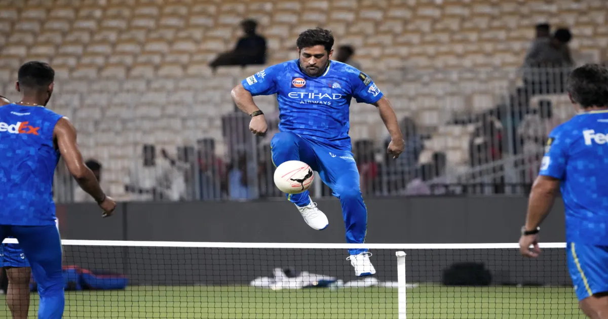 all-eyes-on-dhoni-as-csk-takes-on-dc-on-home-turf