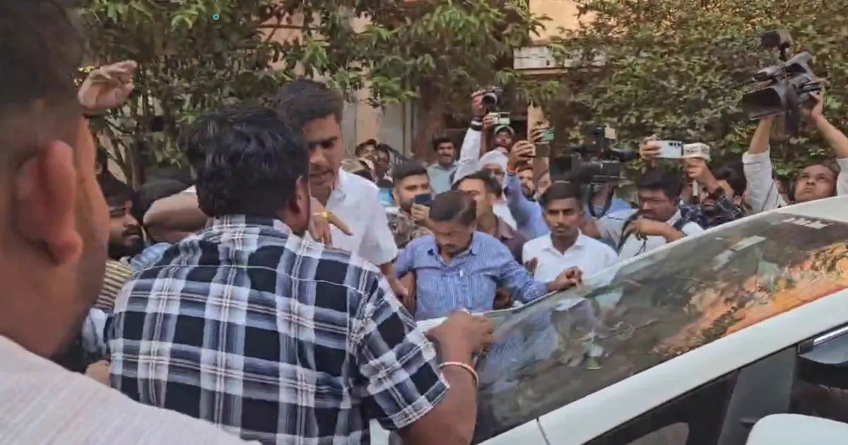 ed-vehicles-attacked-after-raid-at-bhupesh-baghels-resi