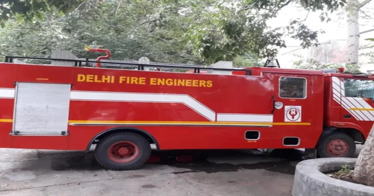 five-injured-in-ac-compressor-blast-at-delhi-pizza-outl