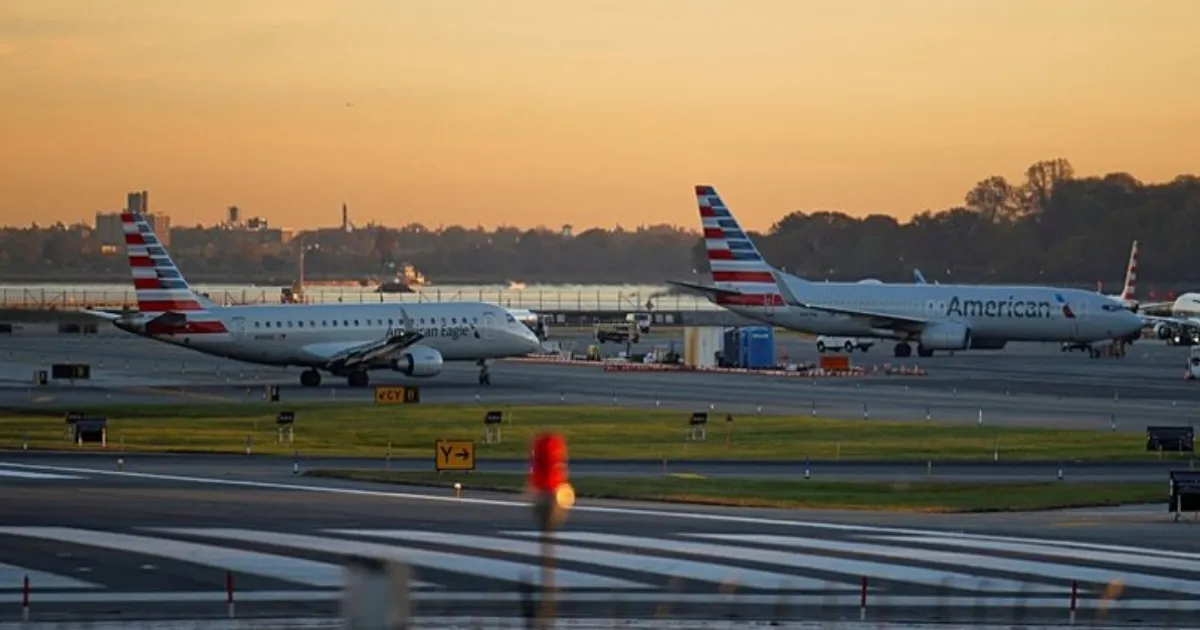 1,200+ U.S. Flights Canceled as Air Traffic Controllers Remain Unpaid
