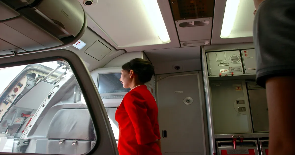 Study Finds Higher Radiation-Related Cancer Mortality Among Pilots And Flight Attendants