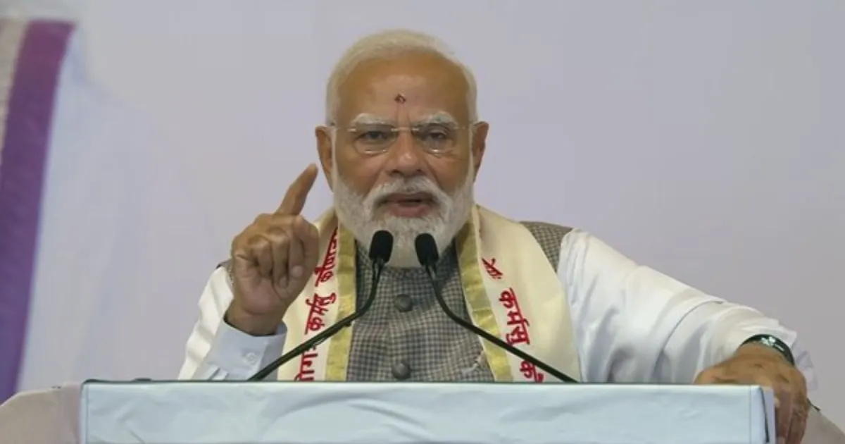 PM Modi Addresses Art Of Living Event, Emphasises Role Of Society In Nation-Building