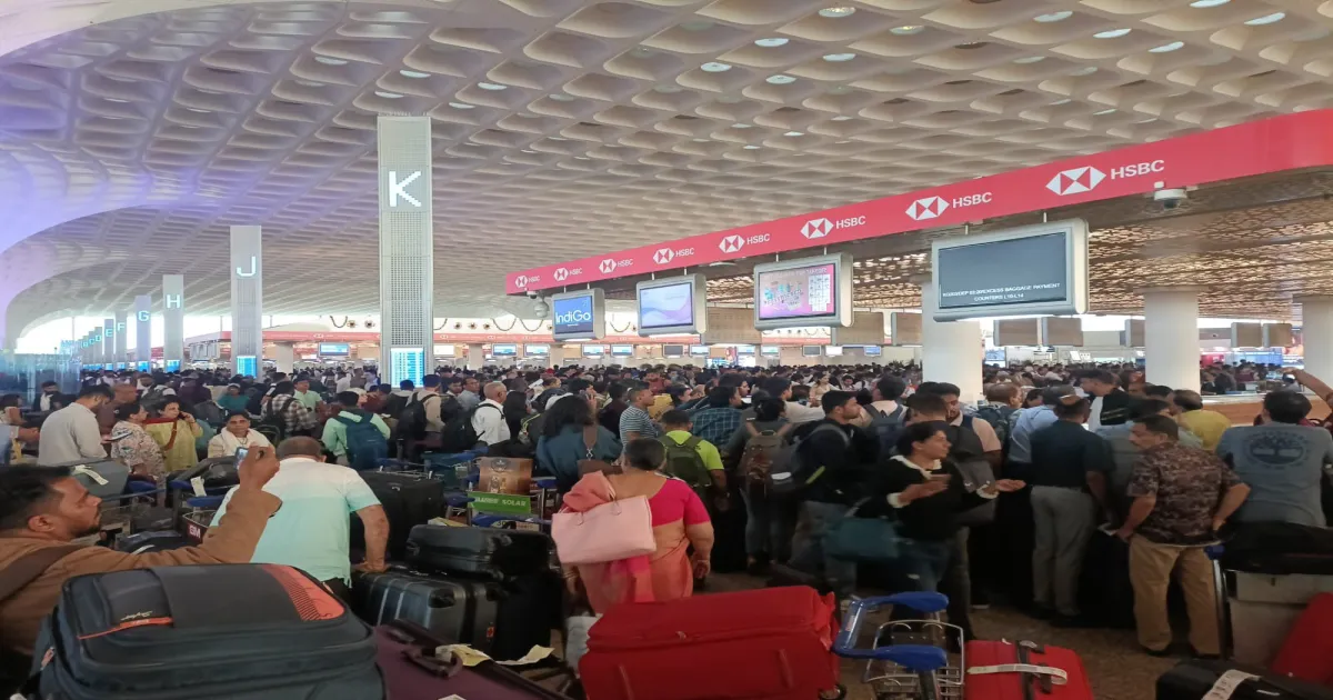 Passenger Chaos at Mumbai Airport as IndiGo Cancels 32 Flights Over Crew Shortage