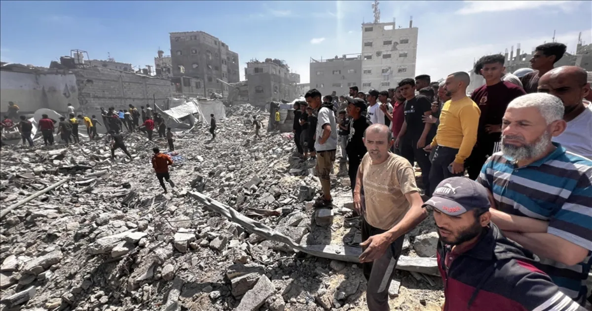 Israeli Airstrikes and Shootings Kill 35 in Gaza Amid Ceasefire Efforts