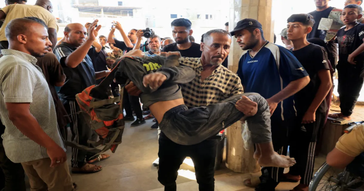 Horror in Gaza: Israeli Troops Kill 32 Palestinians Desperate for Food at US-Backed Aid Sites!
