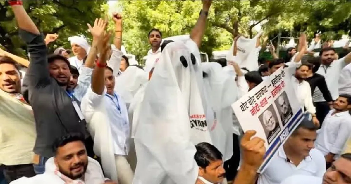 IYC Stages ‘Living Ghosts’ Protest, Targets CEC Gyanesh Kumar Over Election Commission