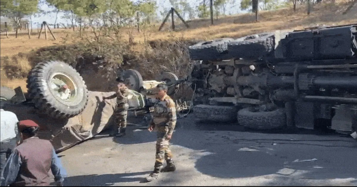 Army Vehicle Overturns on Gujarat Ghat Road – 9 Soldiers Injured