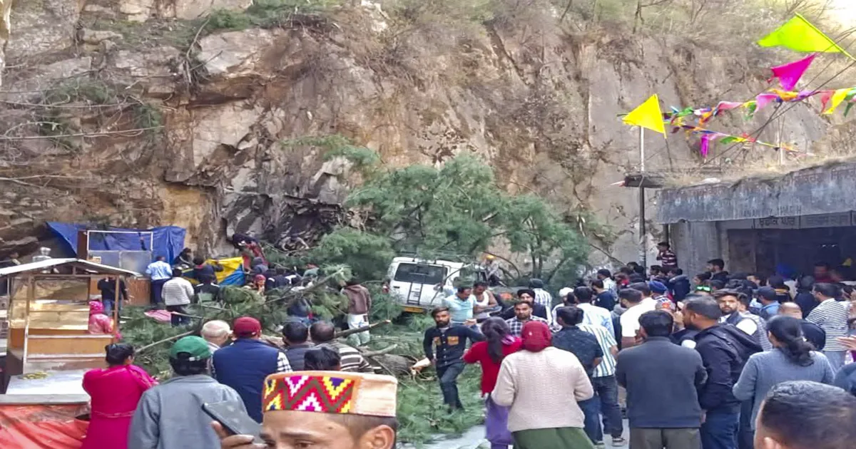 Deadly Himachal Landslide! 6 Killed, Several Injured Near Manikaran Gurudwara