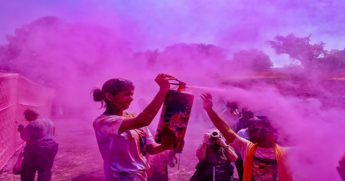 post-holi-skincare-tips-hacks-to-remove-colours-from-yo
