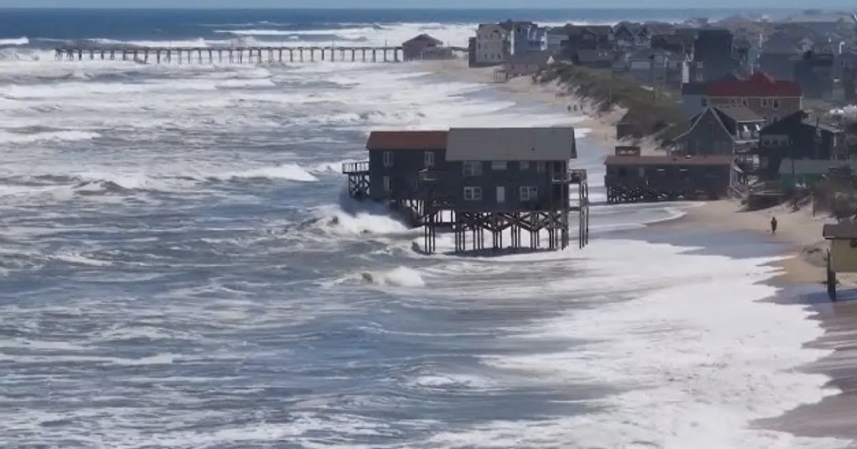 Hurricane Erin Threatens East Coast with Massive Waves