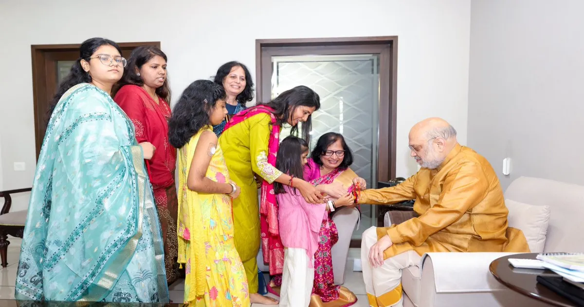 HM Amit Shah Marks Raksha Bandhan With Girls Living With Type-1 Diabetes