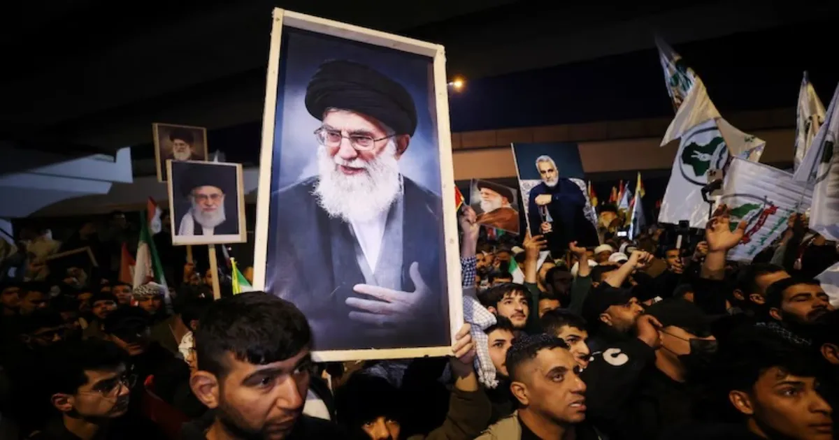 Iran Declares 40-Day Mourning, Tehran Crowds Rally in Grief After Khamenei's Death