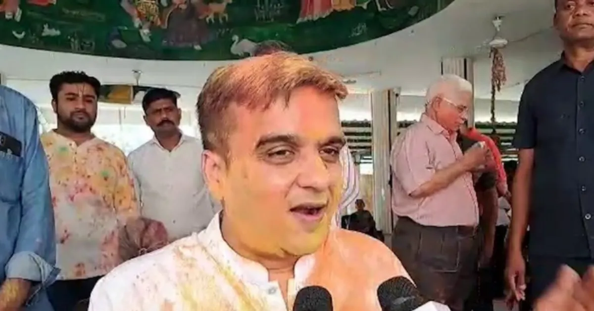 Gujarat Deputy CM Participates In Holi Festivities With Elderly Residents In Surat