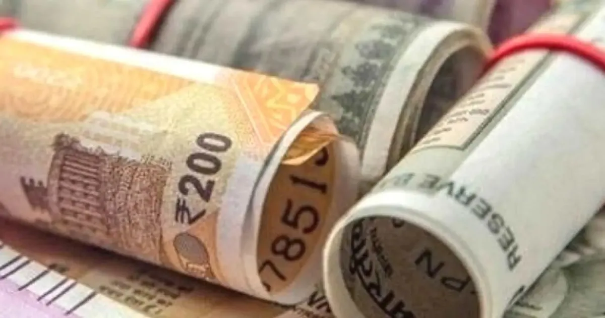 Rupee Falls 17 Paise To Close At Record 92.68 Against US Dollar