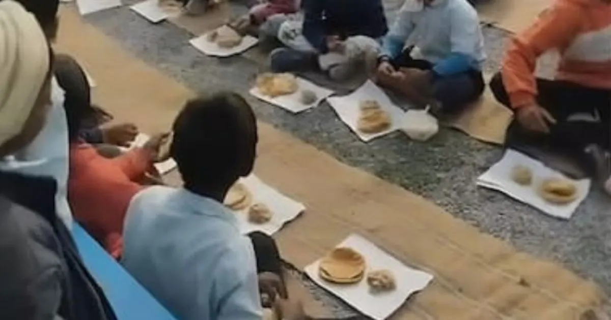 MP School Principal Suspended for Serving Republic Day Meal on Torn Paper to Students