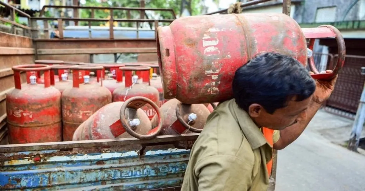 Govt Maintains 100% CNG and PNG Supply, Pushes Households to Shift From LPG